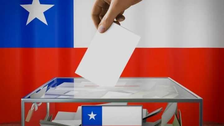 Elecciones en Chile: ocho candidatos buscan la presidencia, en el regreso del voto obligatorio