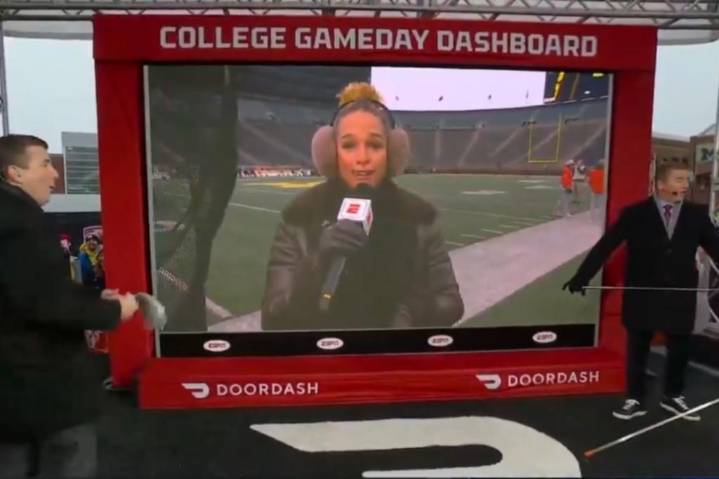 Jess Sims drops NSFW comment about Michigan weather on College GameDay