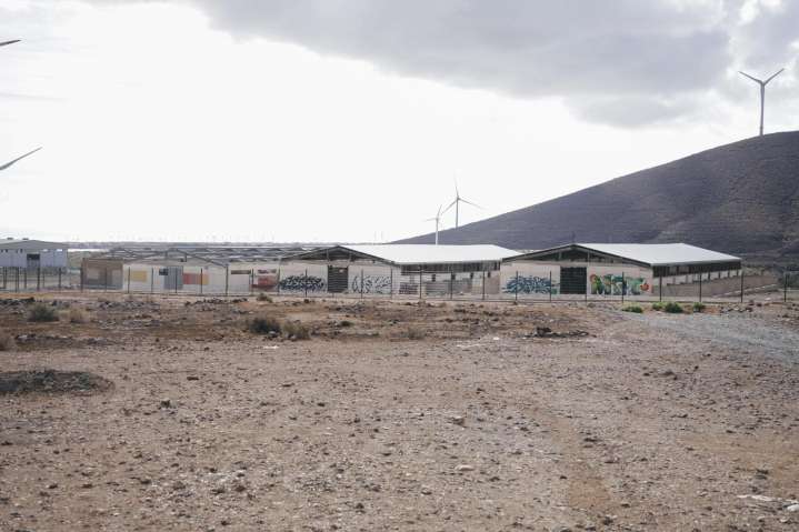 La reforma de las naves agrícolas de Los Corralillos vuelve a la casilla de salida