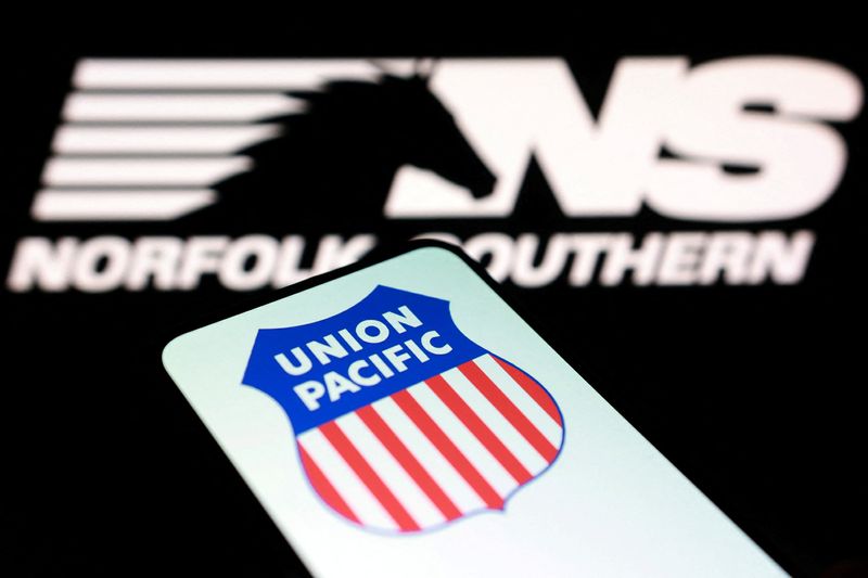 Union Pacific, Norfolk shareholders approve $85 billion merger