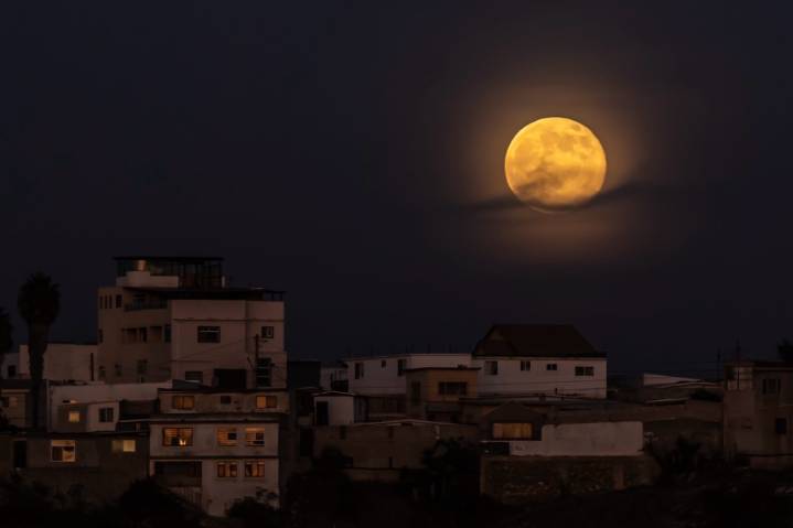 La luna más grande del año ilumina el cielo de Tijuana