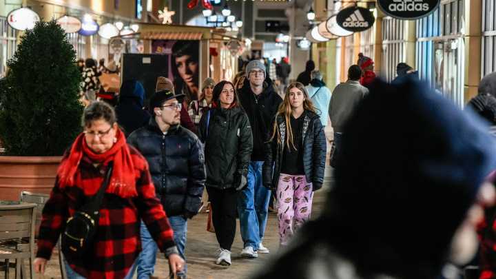 Record 187 million people expected to shop during Black Friday weekend