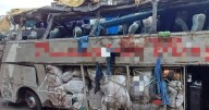 Van 16 muertos y 16 heridos: así quedó el bus tras chocar con unas rocas y volcarse en Brasil