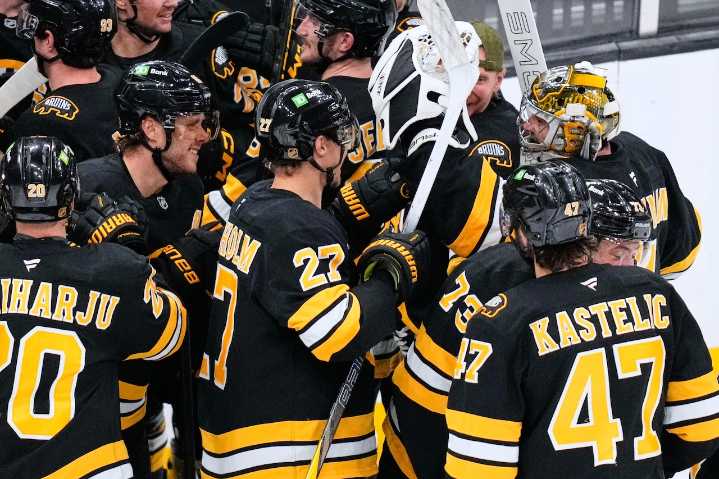 David Pastrnak reaches milestone in Bruins’ seventh straight win