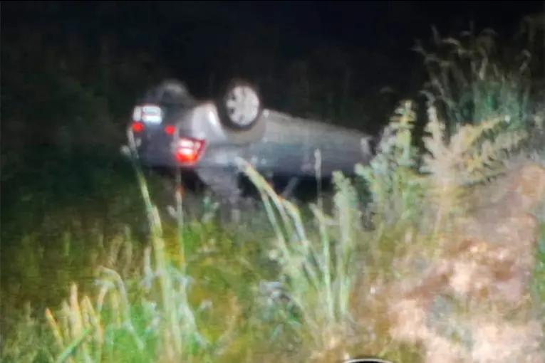 Denunció el robo de su auto y lo encontraron volcado en la ruta