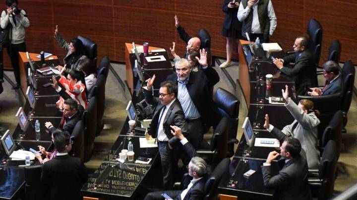 Senado acepta renuncia de Gertz Manero; oposición acusa ausencia de causa grave y anticipa fiscal a modo