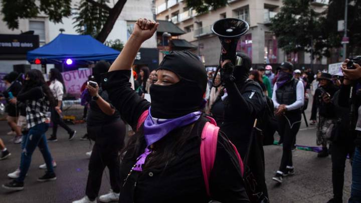 Acuden Mil Personas a Marcha 25N por Eliminación de Violencia contra Mujeres en CDMX