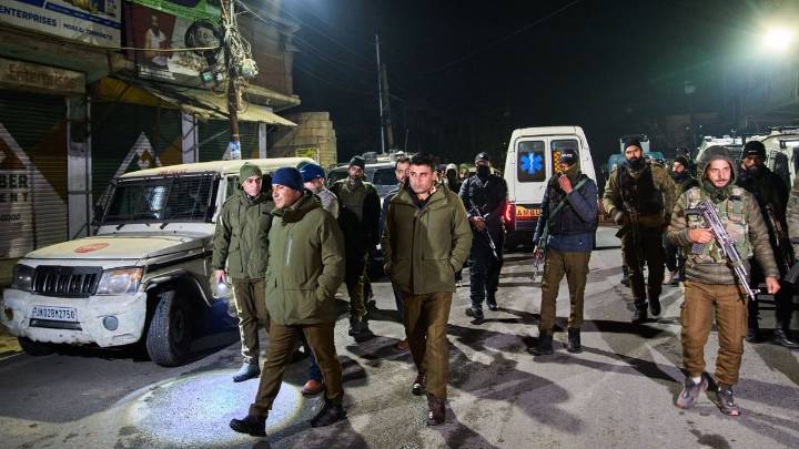 9 killed, 27 injured in Nowgam police station blast linked to Faridabad explosives