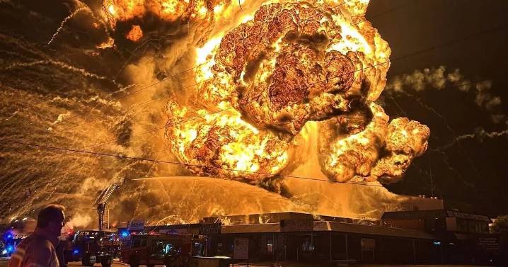 Huge fireball erupts over Sydney as 200 firefighters battle monster inferno