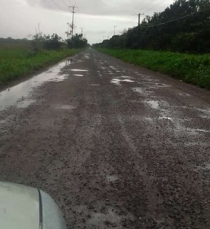Deterioro de la vía pone en riesgo al transporte público en Tucupita