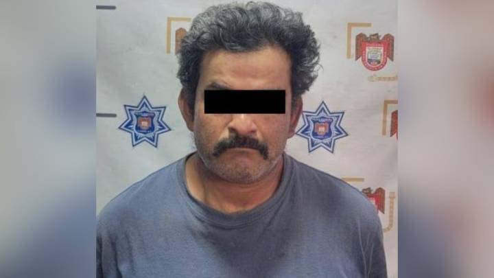 Policías Rescatan a Mujer que Forcejeaba con Tres Hombres en Taxi de Tijuana; Hay Un Detenido