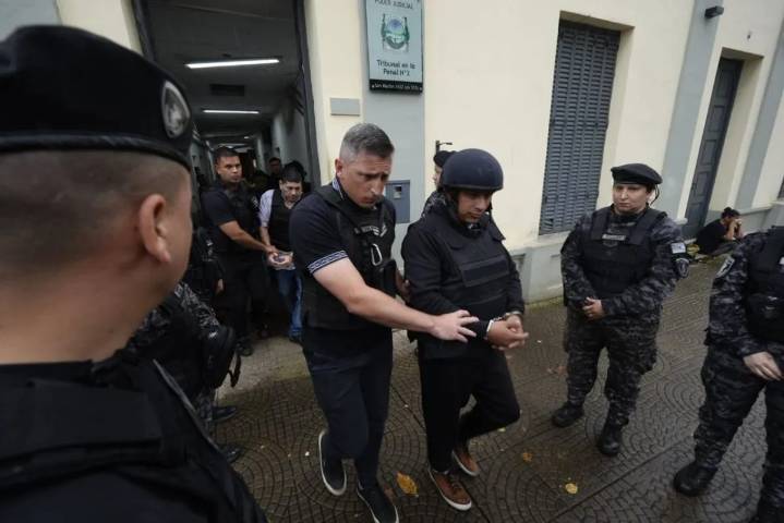 Tabárez al Penal 5 y demás acusados al 6 hasta que termine el juicio por tortura y muerte de Guirula