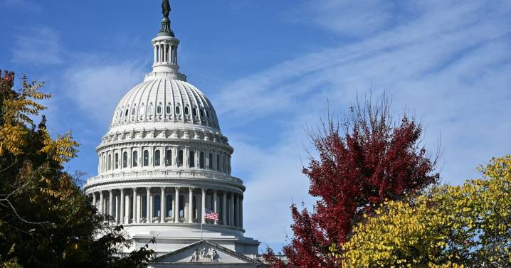 Senadores de EU alcanzan acuerdo para poner fin al cierre de gobierno