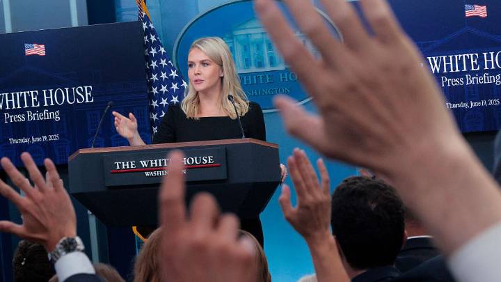 Judge: White House briefings must provide sign language for deaf Americans : NPR