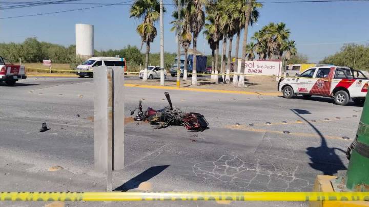 Motociclista muere tras ser arrollado por pipa en Zuazua, Nuevo León