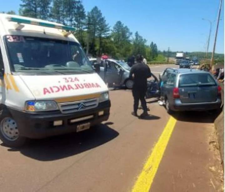 San Ignacio: choque entre dos autos sobre la ruta 12 dejó 5 heridos