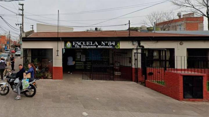 San Martín: una docente fue agredida por la madre de un alumno y está en riesgo de perder un ojo