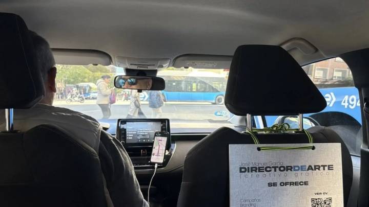 La ingeniosa manera de un conductor de Uber para encontrar trabajo de su verdadera profesión: "Es puro talento"