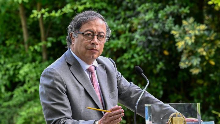 Gustavo Petro, en la semana de los 40 años de la toma del Palacio de Justicia, pedirá perdón, pero a la izquierda víctima del “exterminio”