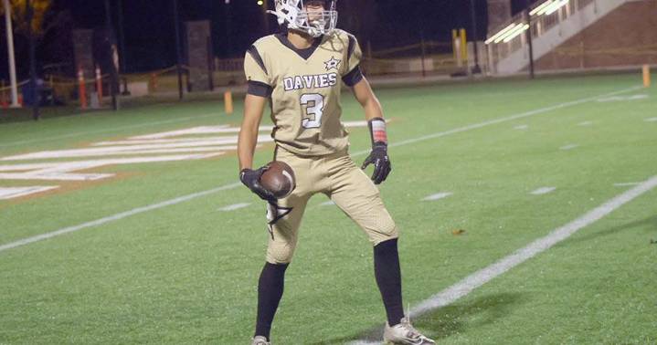 Davies football team stuns North Smithfield, earns third straight trip to D