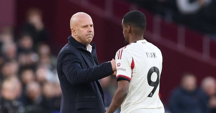 Alexander Isak reaction speaks volumes as Liverpool star subbed off after ending goal drought