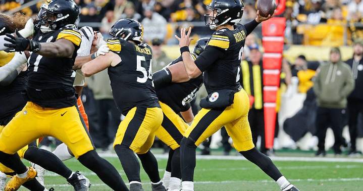 Steelers run past Bengals 34-12 but lose Aaron Rodgers to a left hand injury