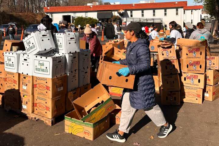 ‘It’s important for me to stay alive for other people’: Nonprofit helps feed 35,000 Montgomery Co. households this Thanksgiving