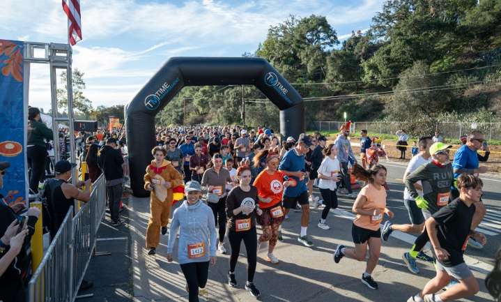 Photos: Rose Bowl hosts 8th annual Turkey Trot on Thanksgiving morning