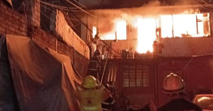 Sofocan incendio en inmueble de la Magdalena Contreras; tres personas con crisis nerviosa