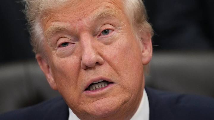 CASO EPSTEIN | Donald Trump: "Epstein inventaba memos sobre mí; averigüen qué sabía de Clinton"