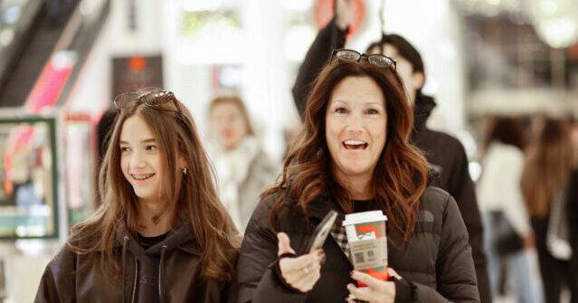 Black Friday Spending Surges Past Forecasts, Capping Strong Holiday Kickoff