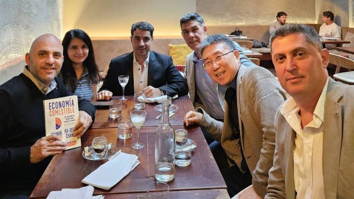 El economista Ha-Joon Chang solicitó políticas públicas para fortalecer una industria competitiva