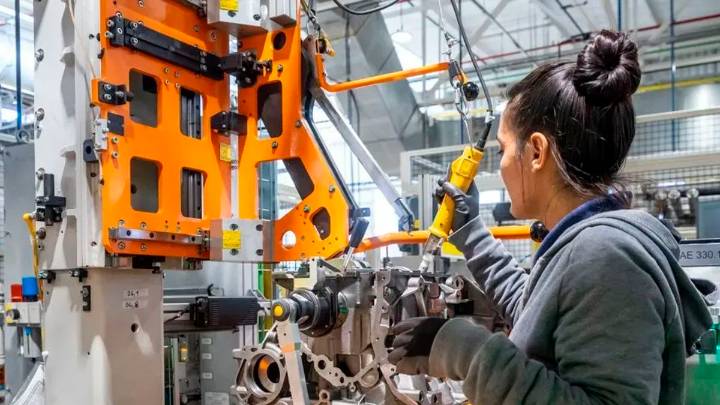 La actividad económica apenas repuntó en septiembre: sectores clave siguen en caída