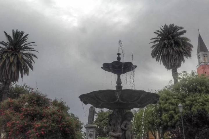 Viento sur, lluvias y un marcado descenso de temperatura: anuncian dos días de alivio tras una semana de intenso calor