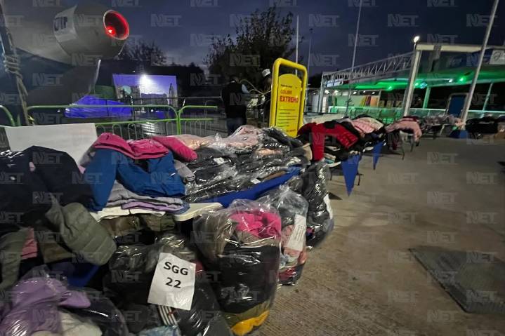 Entrega gobernadora chamarras a niños vulnerables de la entidad