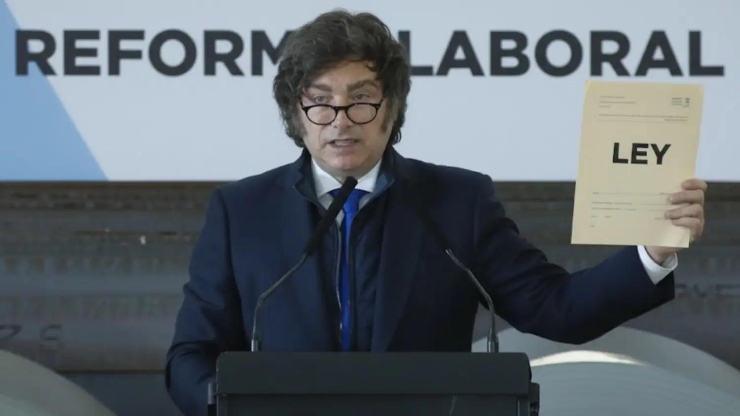 Caputo dio a conocer los primeros ejes que impulsa la reforma laboral