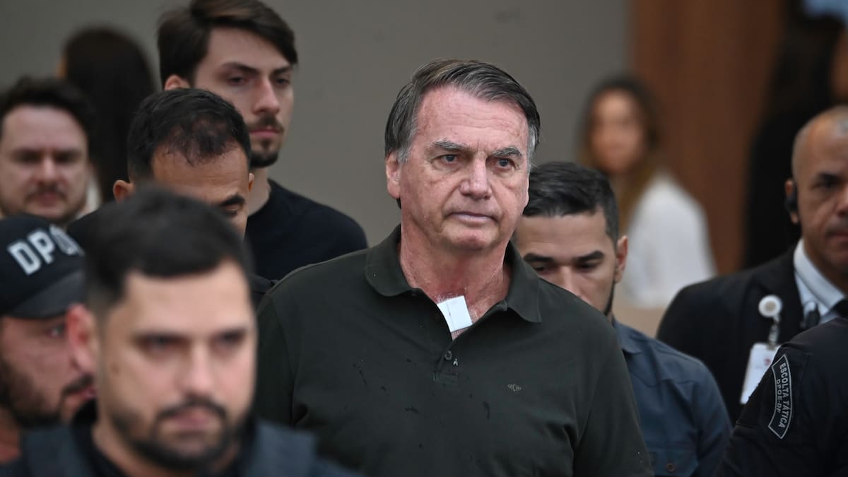 Bolsonaro comienza a cumplir su pena de 27 años de cárcel en Brasilia
