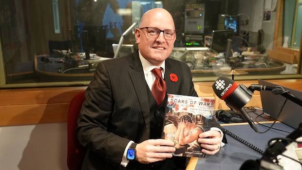 Windsor mayor publishes Remembrance Day-themed poem to raise money for veterans' memorials