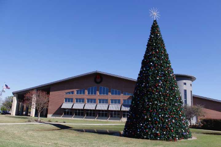 Santa sightings, Christmas tree lightings: 5 holiday ...