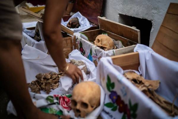 Por Día de Muertos, este pueblo de México desentierra a los difuntos