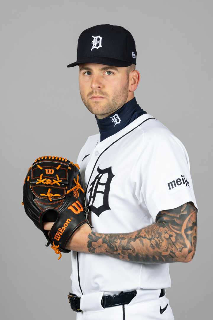 Royals sign reliever Alex Lange