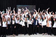 Emotivo acto de graduación de la Universidad del Siglo XXI