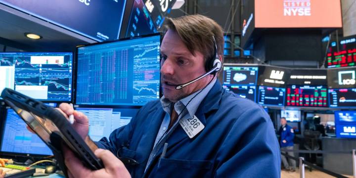 Scott Galloway fears a market crash or social crisis in the next year. A top finance professor recommends putting money into baseball cards