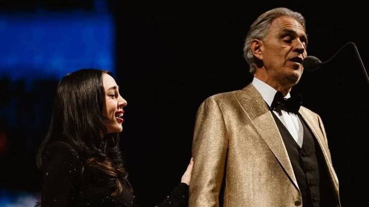 Noche soñada para Nicki Nicole: cantó "Vivo por ella" junto a Andrea Bocelli