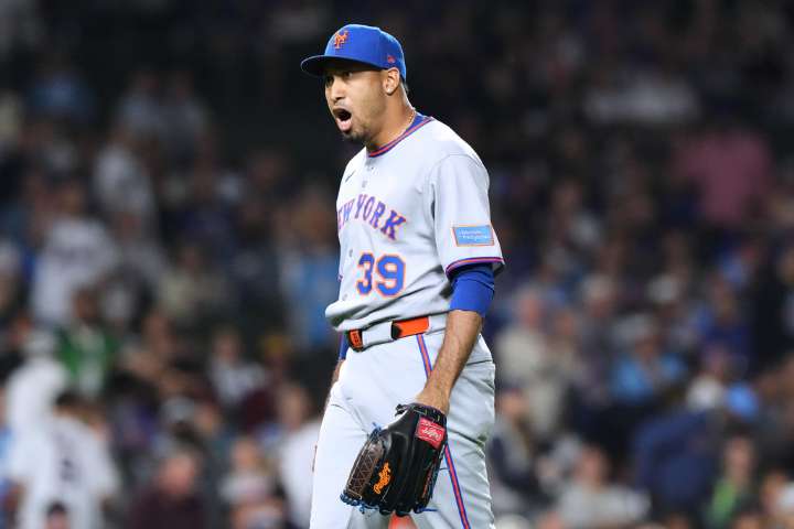 Mets issue qualifying offer to Edwin Diaz
