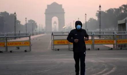 Delhi-NCR Air Quality Deteriorates to ‘Severe’ as AQI Crosses 400; Several Hotspots Record Hazardous Levels
