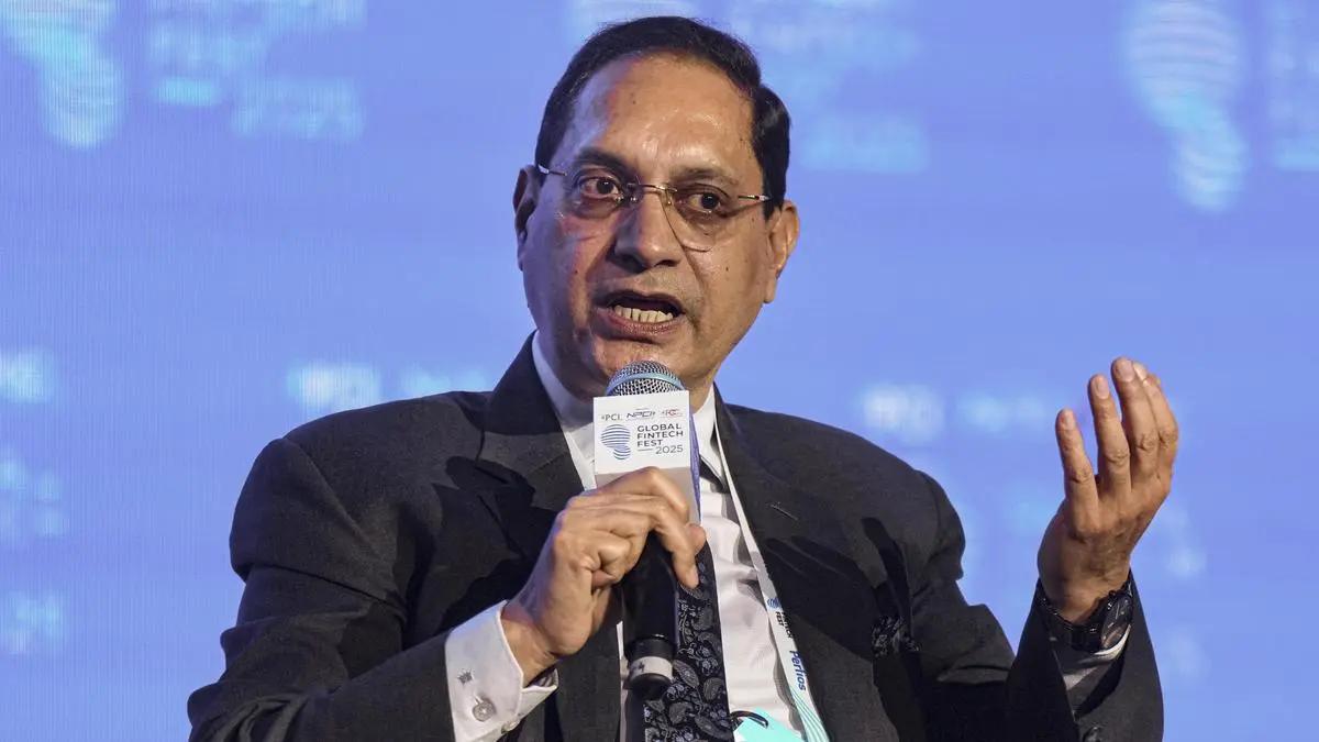 SEBI reviewing root cause of MCX trading glitch: Pandey