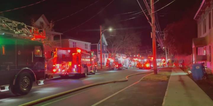 8 displaced after Pine Street fire