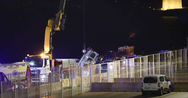 Tragedia en Menorca: un hombre fallece al caer con su coche al mar después de salir del ferri