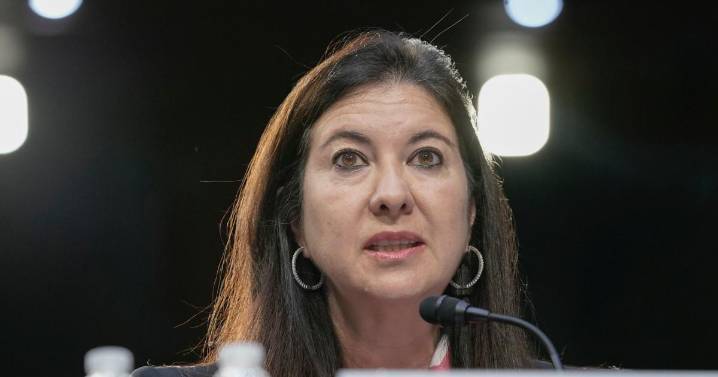 Former Fed governor's stock trades violated the central bank's ethics rules